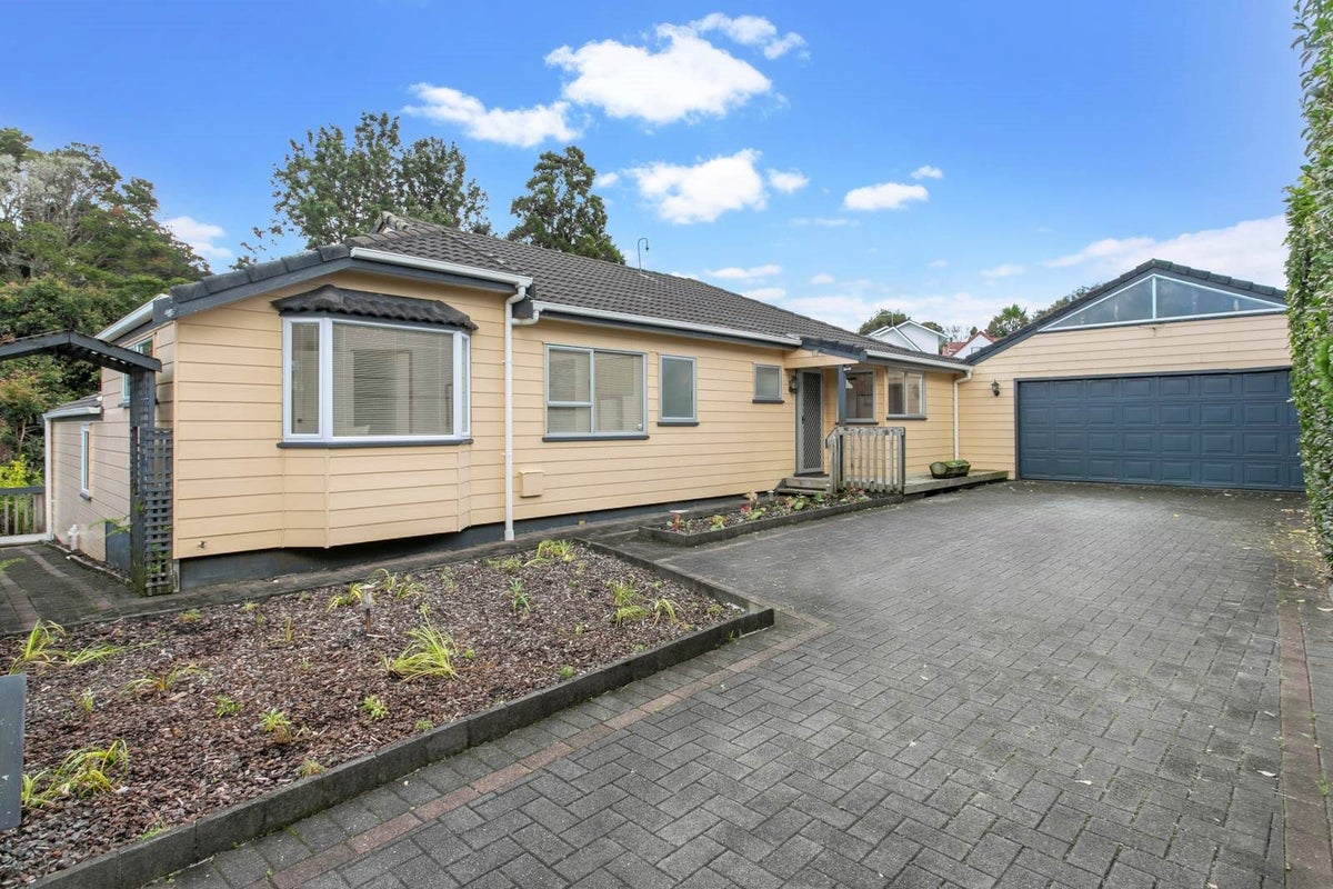 23 Hurstbourn Priors, Goodwood Heights, Auckland - Carousel 1