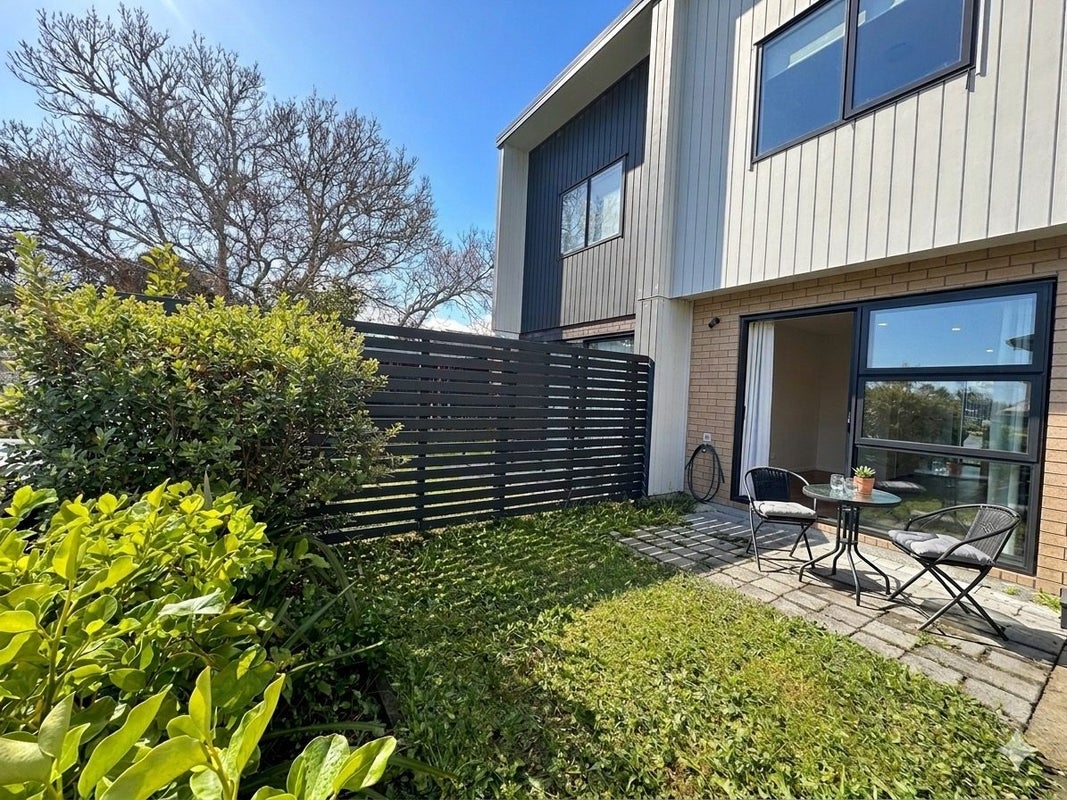 6/85 Selo Street, Glen Eden, Auckland - Carousel 2
