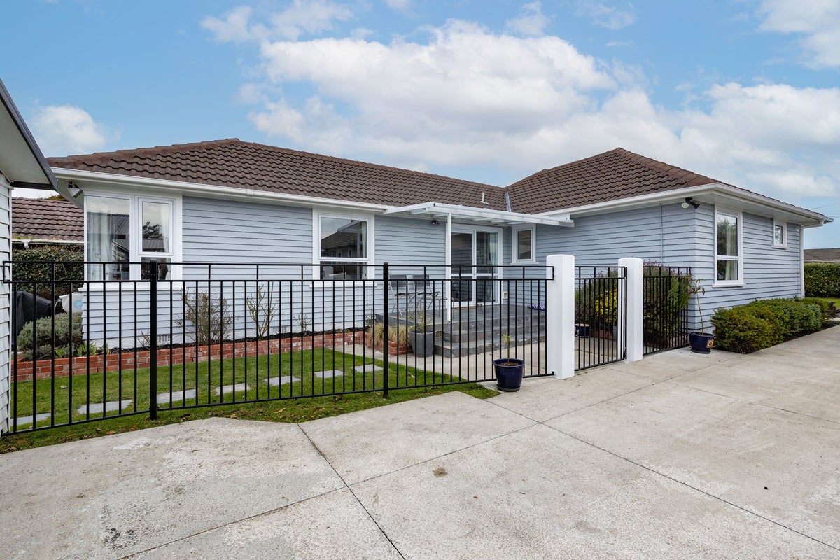 18 Checketts Avenue, Halswell, Christchurch - Carousel 1