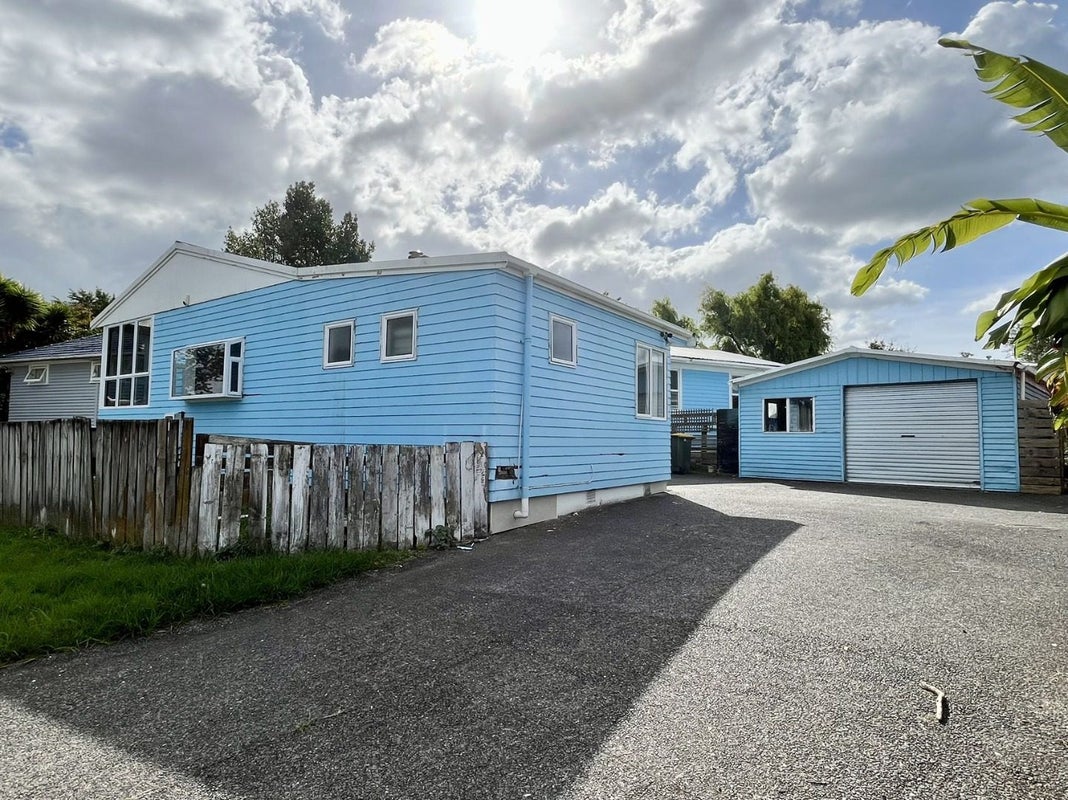 25 Lendic Avenue, Henderson, Auckland - Carousel 1