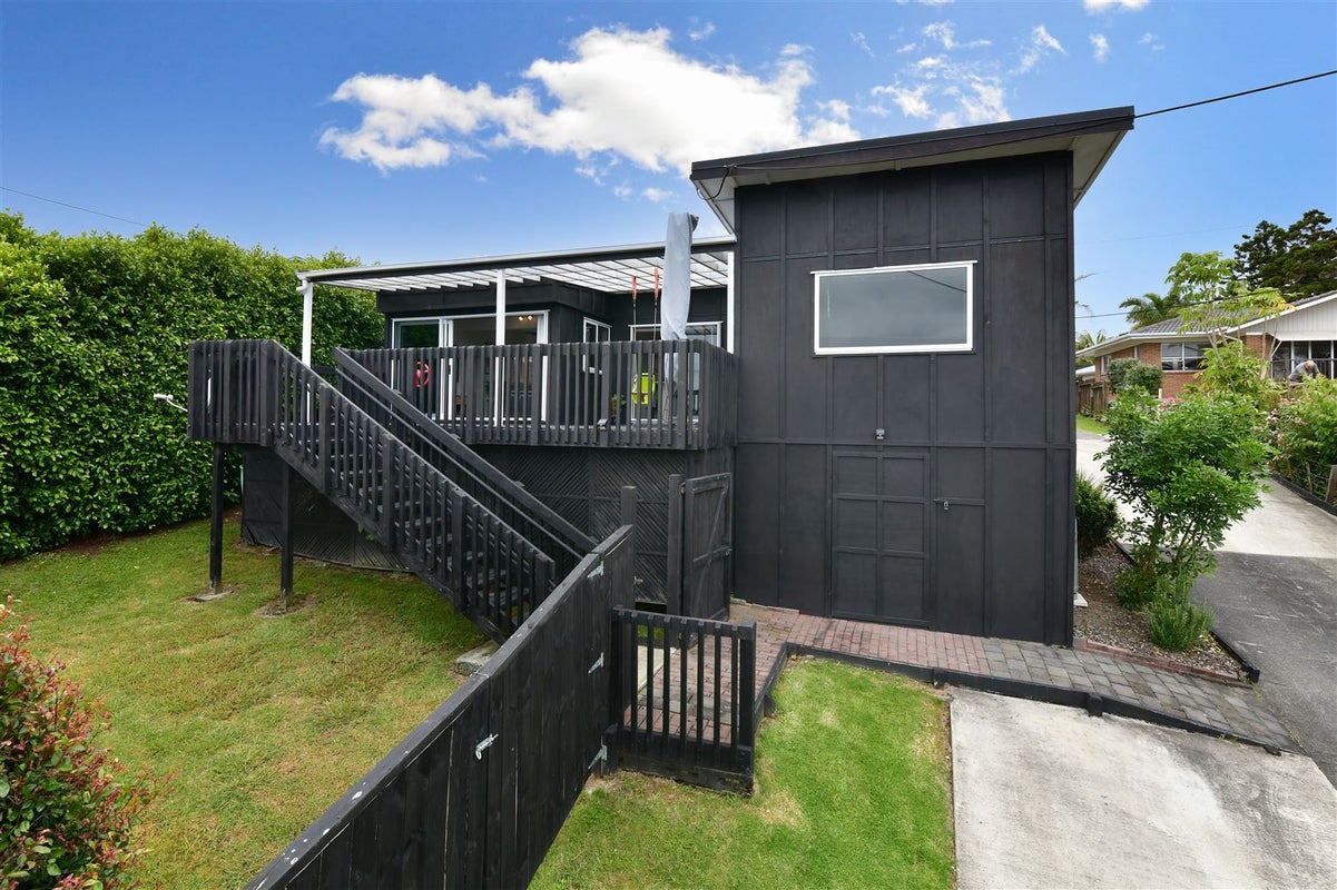 18A Hand Road, Helensville, Helensville - Carousel 1