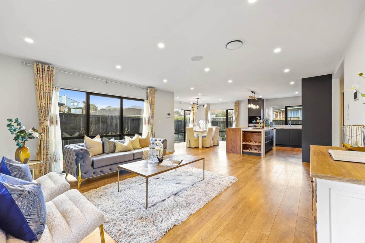 21B Wells Road, Bucklands Beach, Auckland - Carousel 2