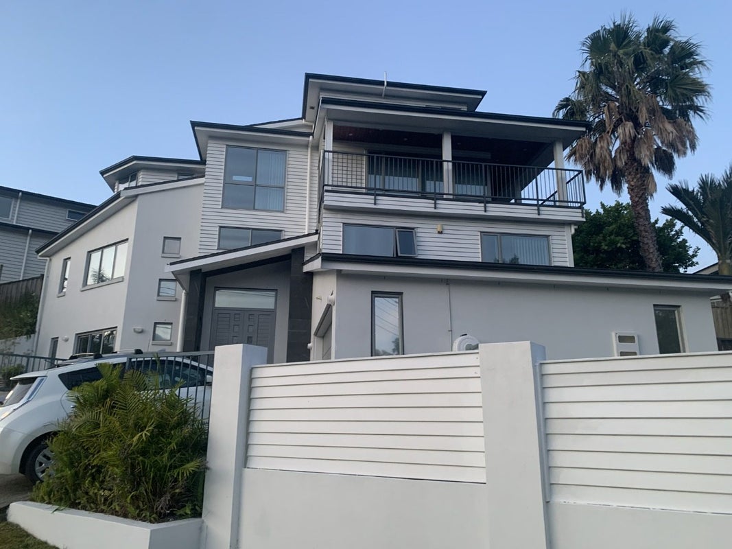 17 Handley Avenue, Narrow Neck, Auckland - Carousel 1