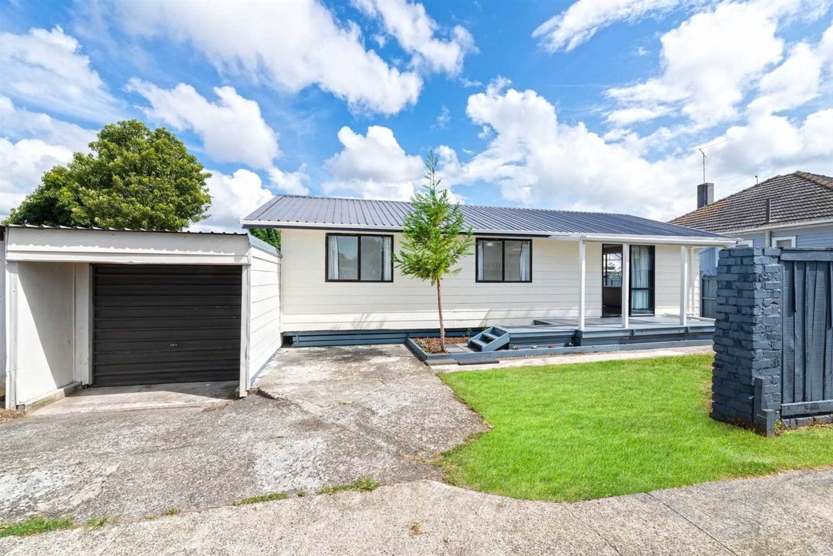 2/13 Jutland Road, Manurewa, Auckland - Carousel 1