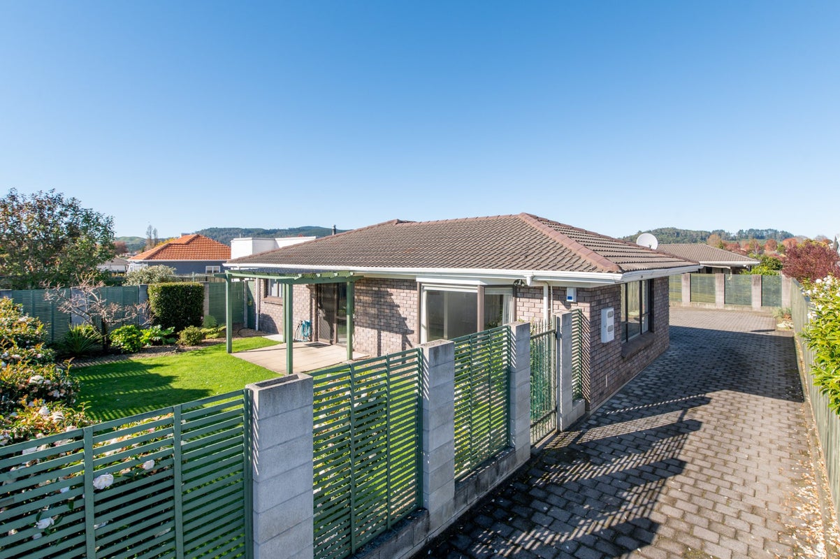42 Robertson Street, Glenholme, Rotorua - Carousel 1