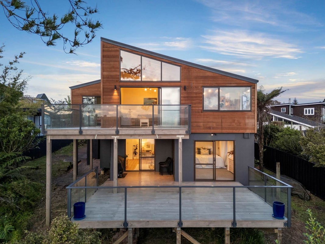 130 Aeroview Drive, Beach Haven, Auckland - Carousel 1
