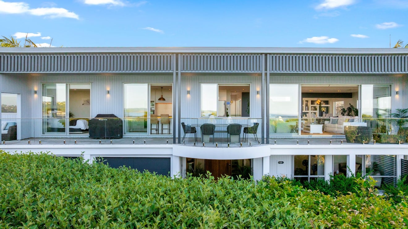 10 McCrystal Avenue, Bucklands Beach, Auckland - Carousel 2