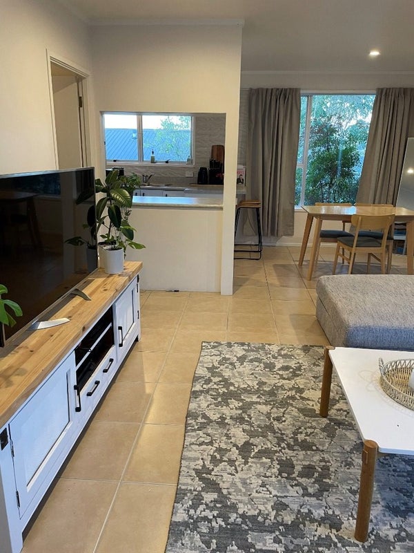 1/281 Sunset Road, Sunnynook, Auckland - Carousel 2