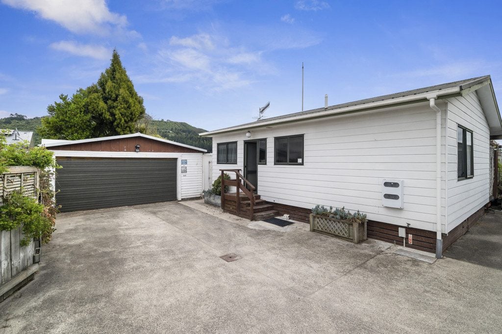 3A Fenruss Street, Fairy Springs, Rotorua - Carousel 1