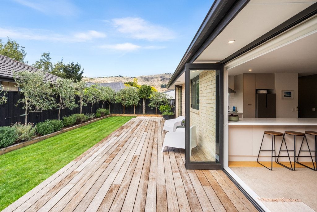 4 Fredrica Lane, Heathcote Valley, Christchurch - Carousel 2