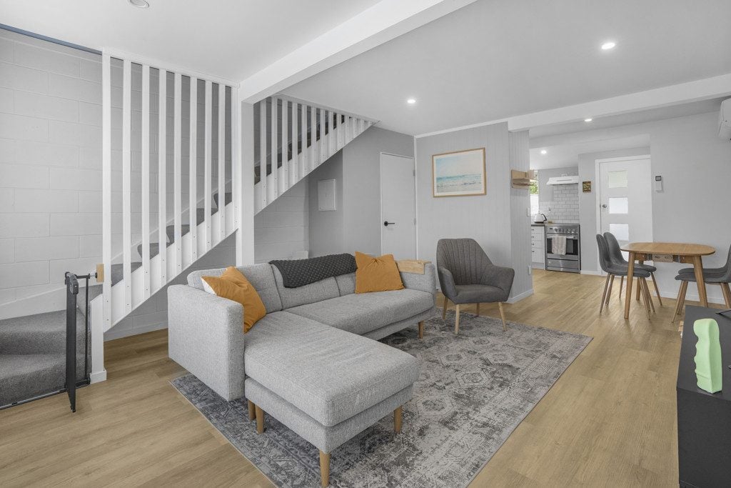 4/6 Richmond Street, Petone, Lower Hutt - Carousel 1