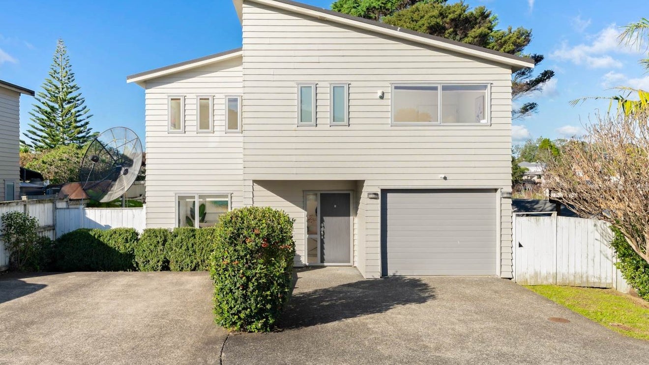 22C Manuka Road, Glenfield, Auckland - Carousel 1