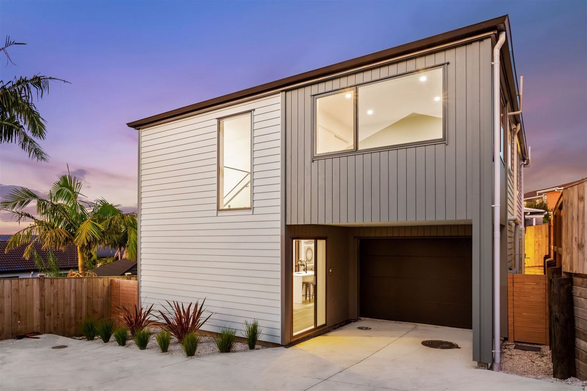 152C Luckens Road, West Harbour, Auckland - Carousel 2