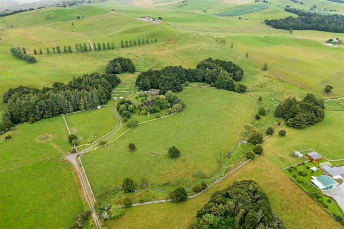 120 Springs Road, Whangarei - Carousel 1