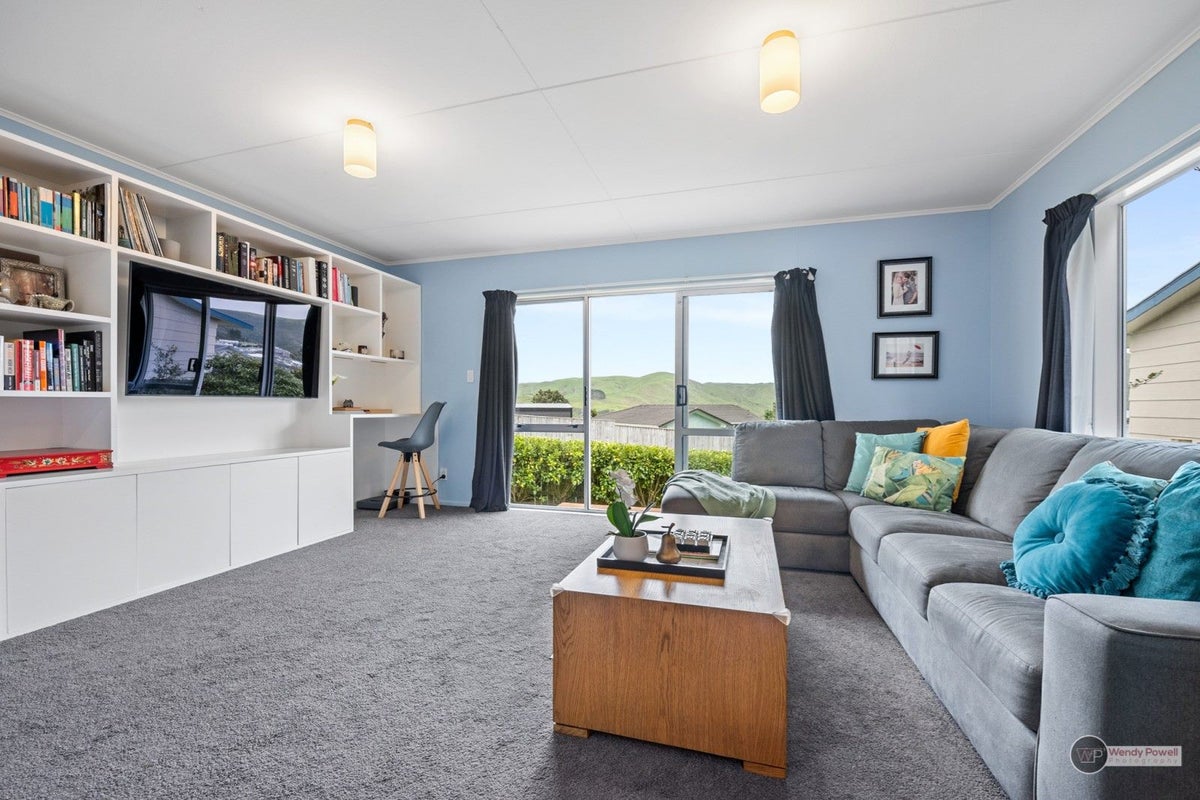 3 Mossburn Grove, Kelson, Lower Hutt - Carousel 2