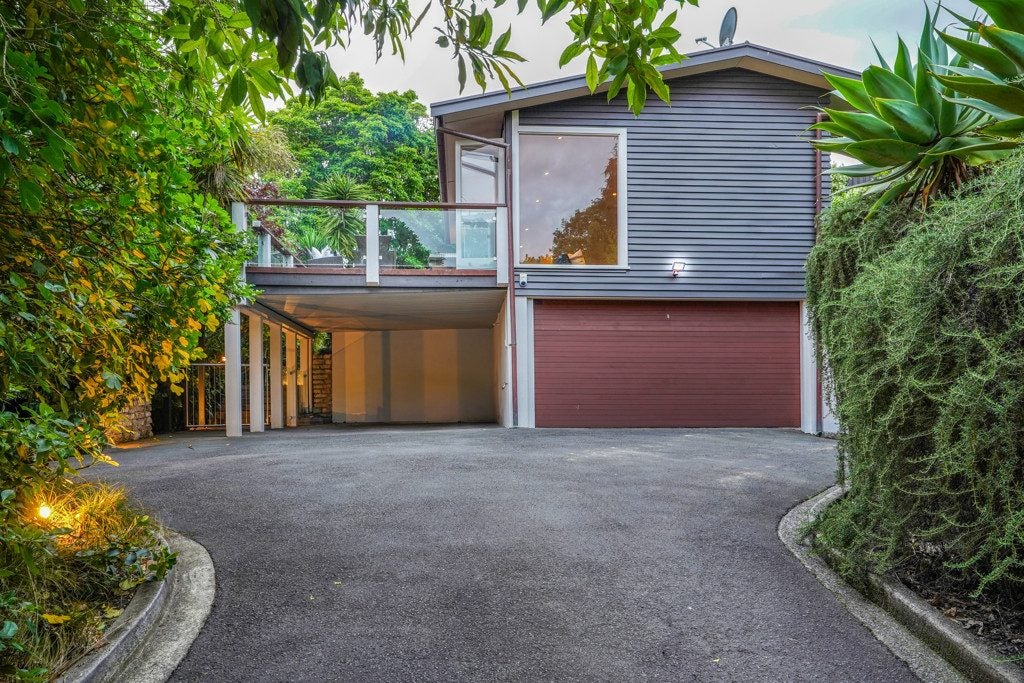 54 Memorial Drive, Hamilton East, Hamilton - Carousel 2