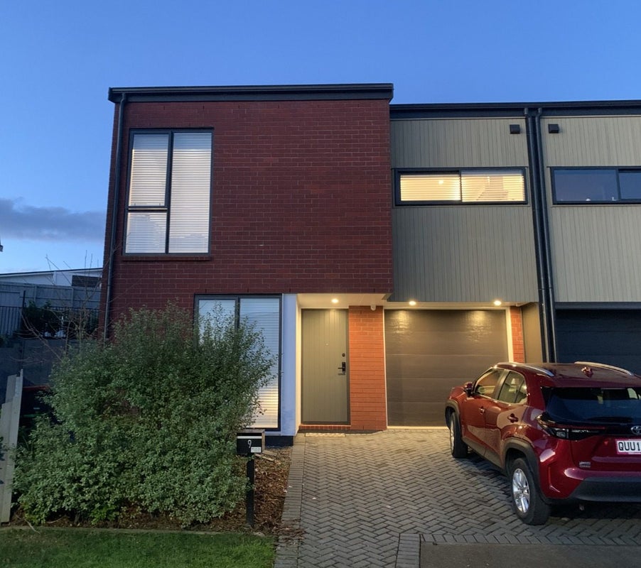 9 Roundel Crescent, Whenuapai, Auckland - Carousel 1