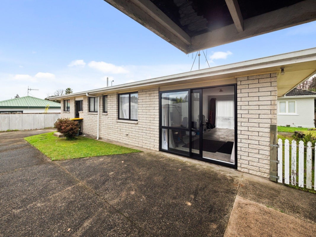 16B Kent Street, Gate Pa, Tauranga - Carousel 1
