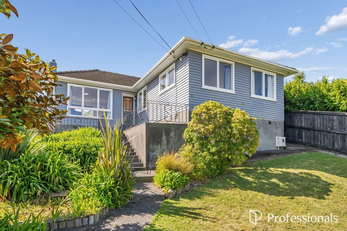 9 Peel Place, Wainuiomata, Lower Hutt - Carousel 22