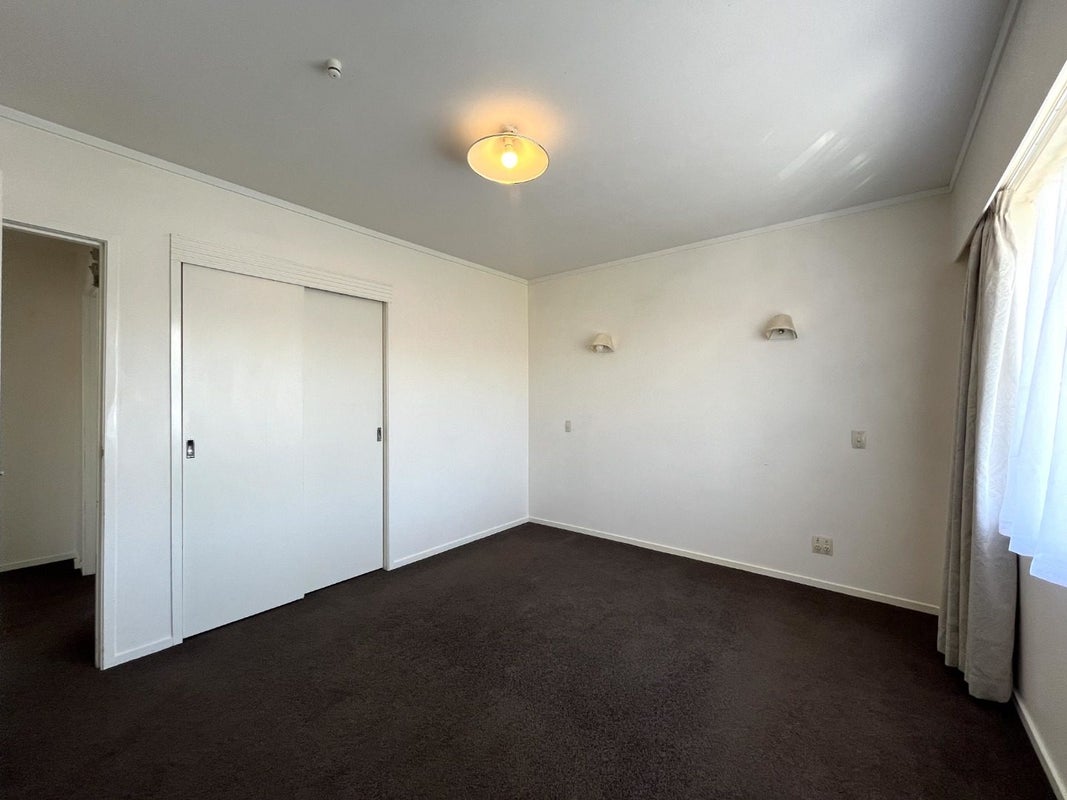 1/21 Roberts Road, Te Atatu South, Auckland - Carousel 2