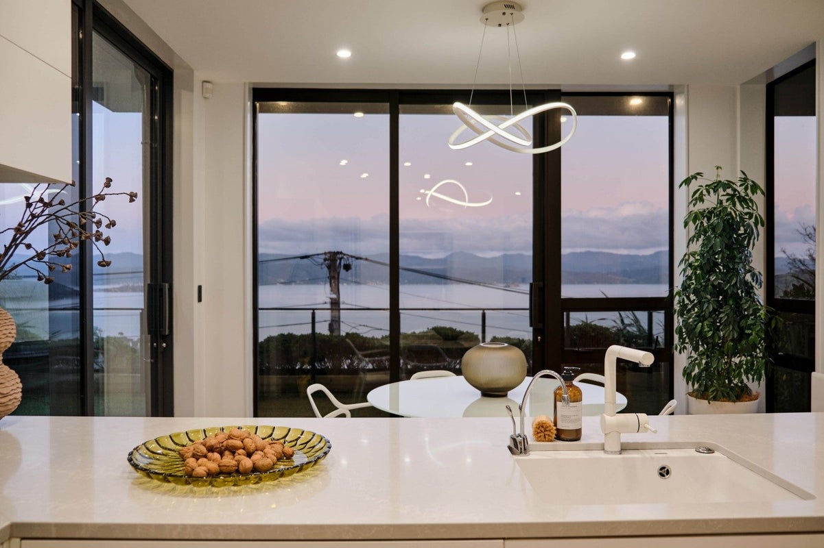 126 Nicholson Road, Khandallah, Wellington - Carousel 2