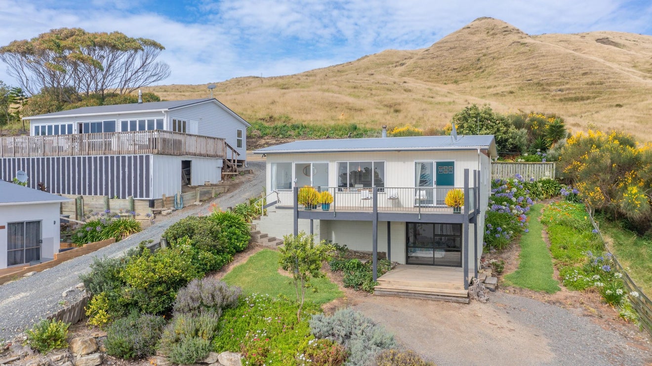 12 Beach Road, Porangahau, Porangahau - Carousel 1