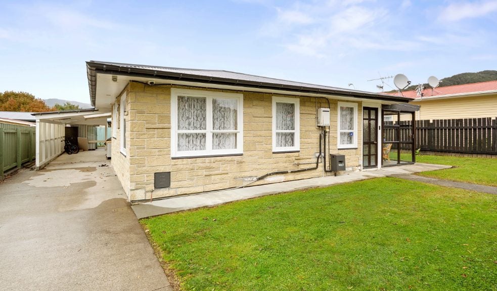 38 Parkway, Wainuiomata, Lower Hutt - Carousel 1
