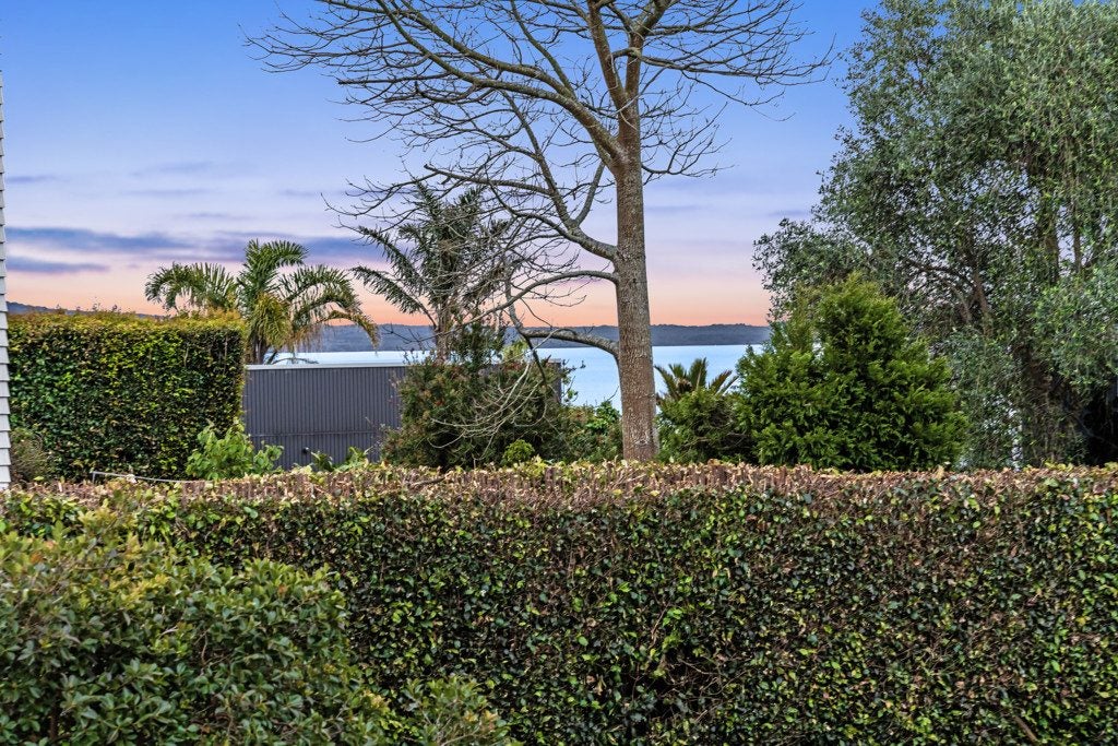 401 Riddell Road, Glendowie, Auckland - Carousel 2