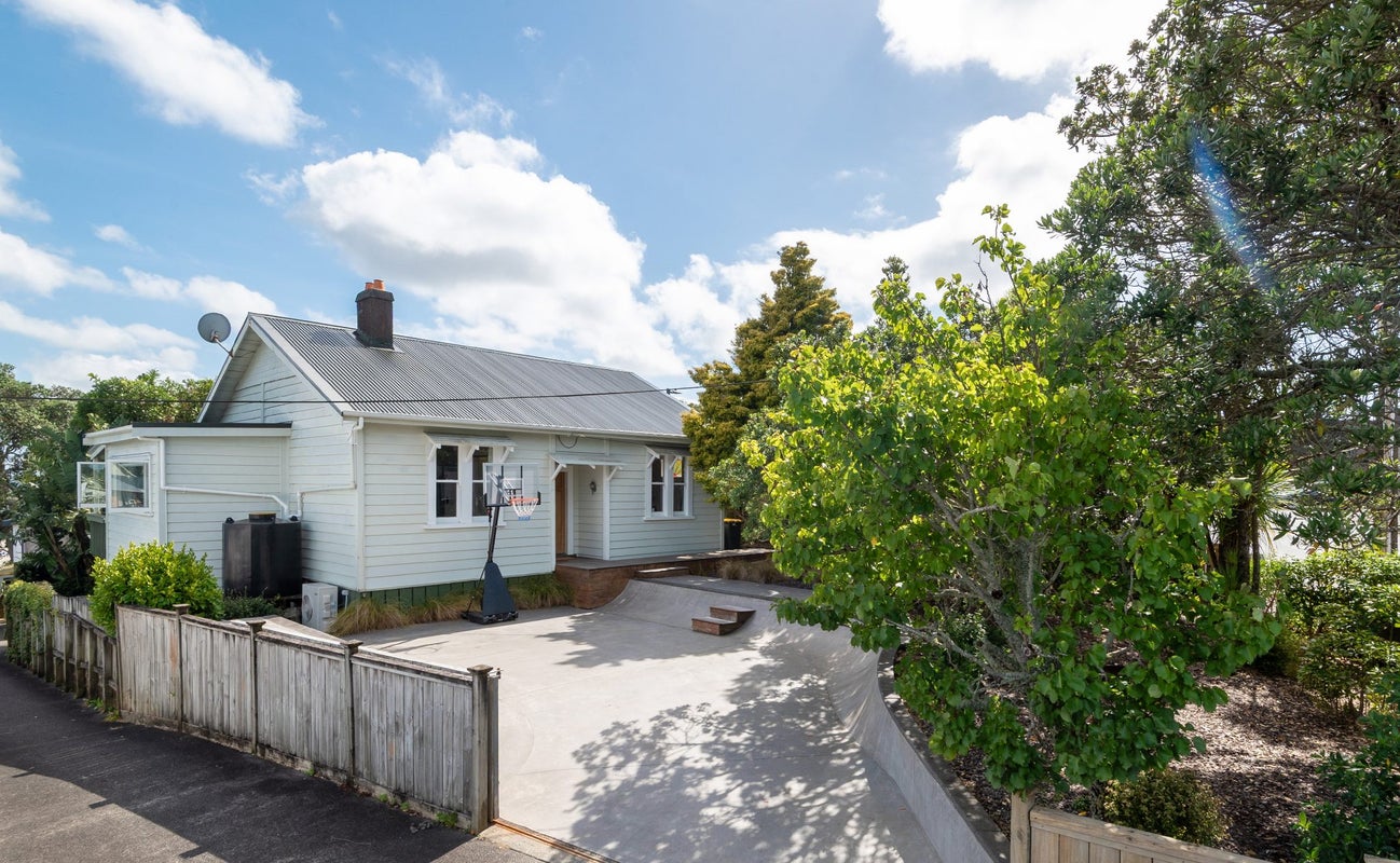 17 Rangatira Road, Birkdale, Auckland - Carousel 2