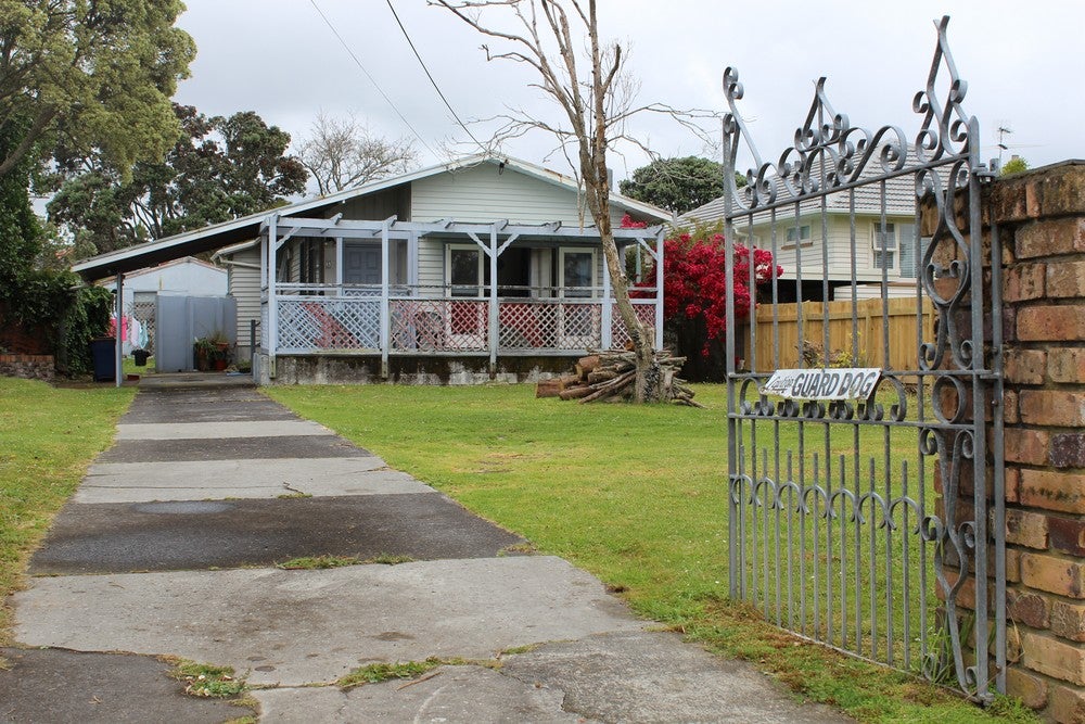 5 Archlynn Road, Kelston, Auckland - Carousel 2