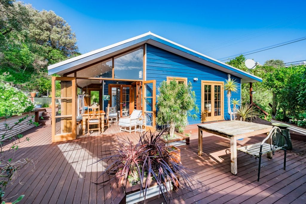 5 Flaxmere Street, Waikanae Beach, Waikanae - Carousel 1