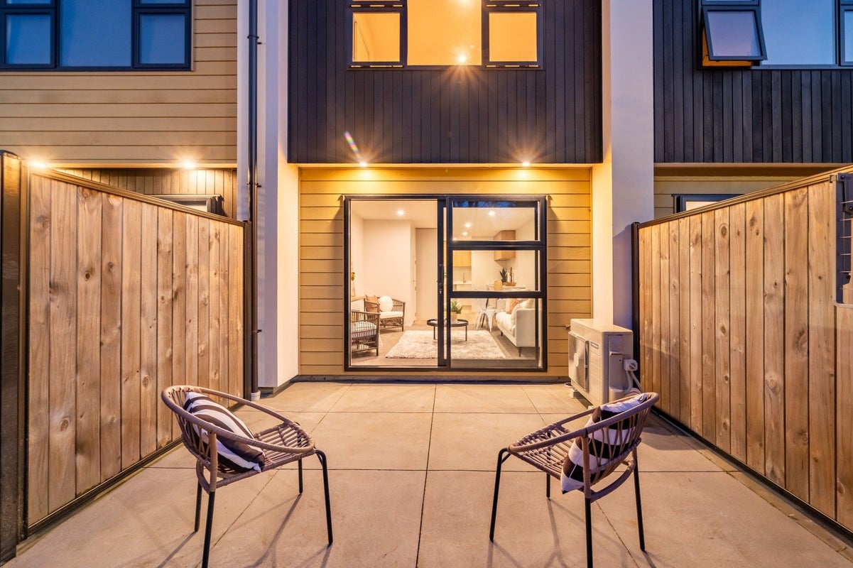 7/240 Stokes Valley Road, Stokes Valley, Lower Hutt - Carousel 2