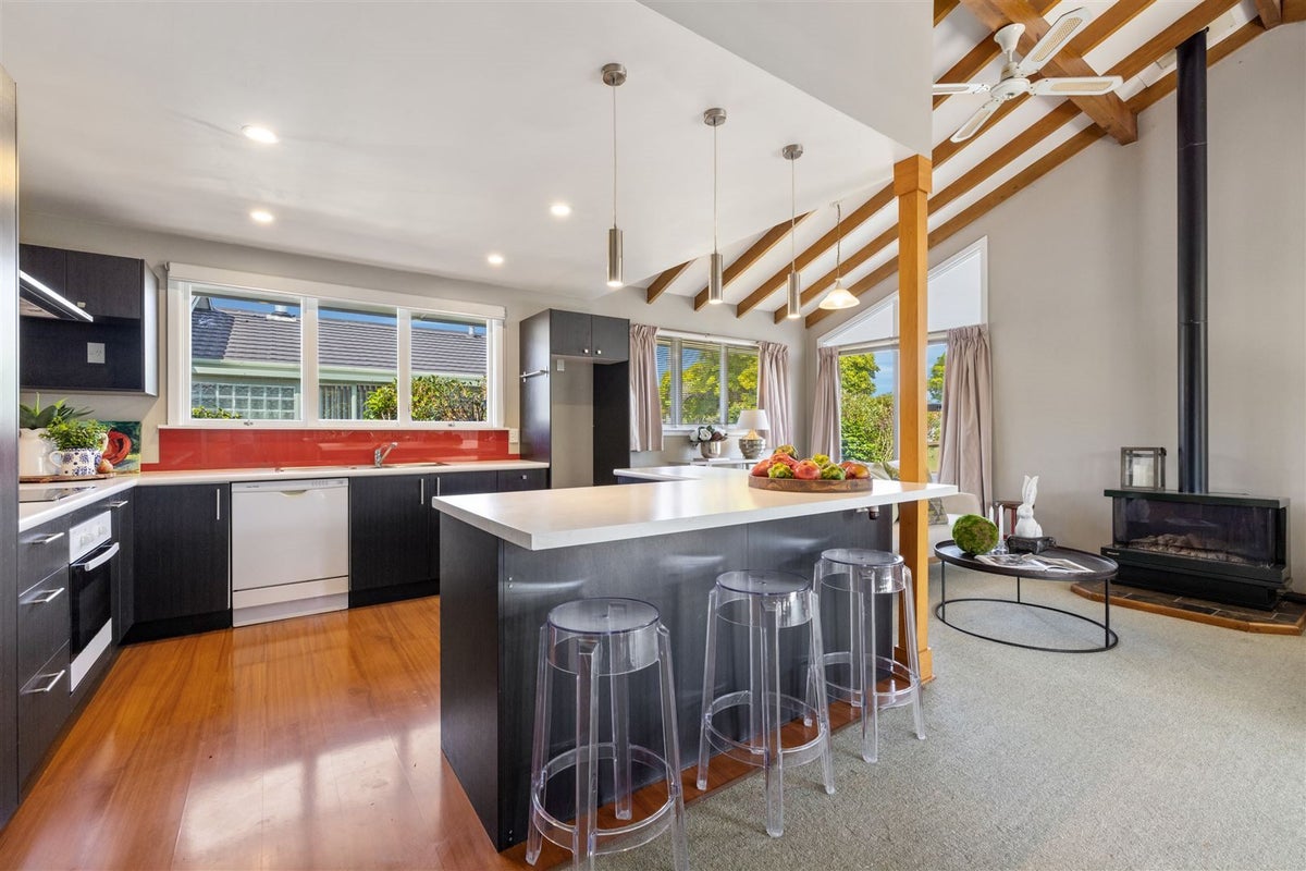 11 Leacroft Street, Bishopdale, Christchurch - Carousel 2