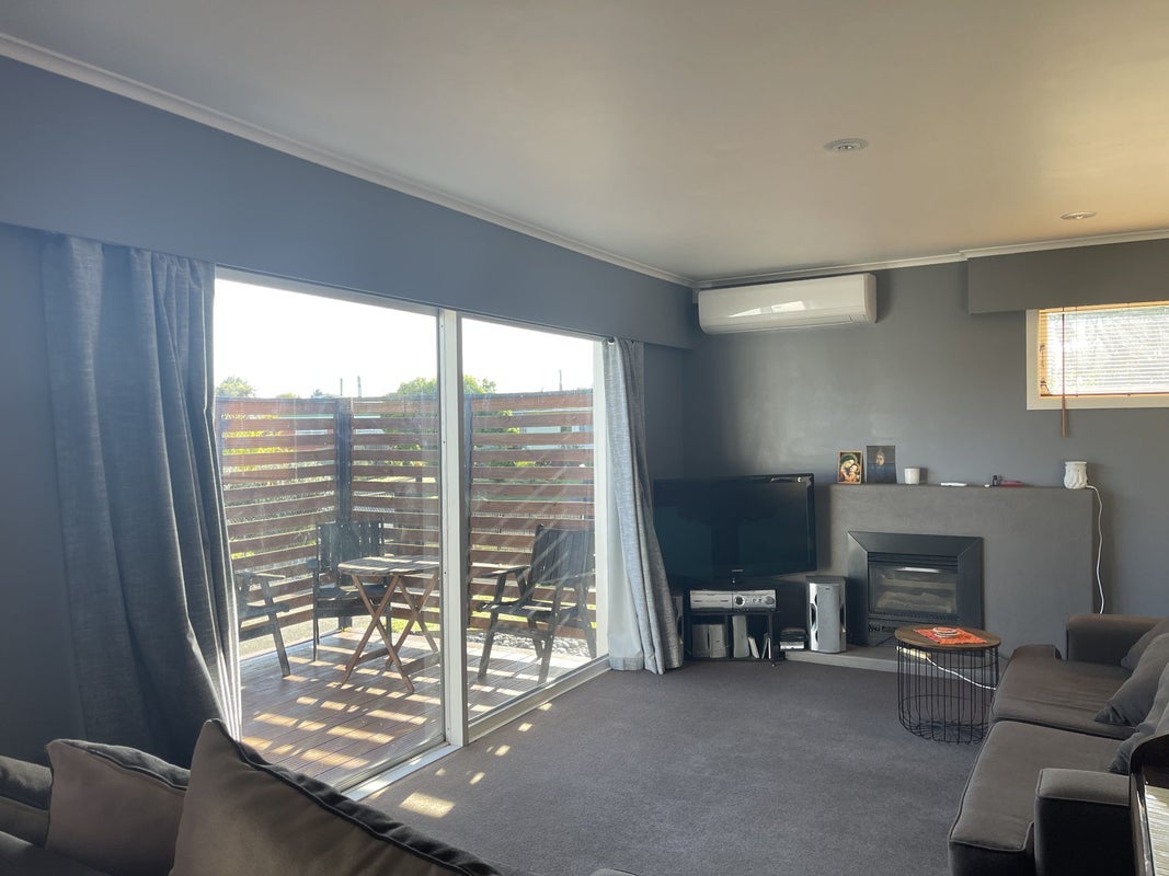 7 Deanwell Avenue, Deanwell, Hamilton - Carousel 2