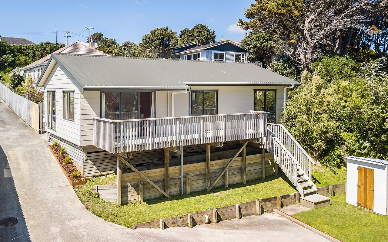 37A Thornley Street, Titahi Bay, Porirua - Carousel 1