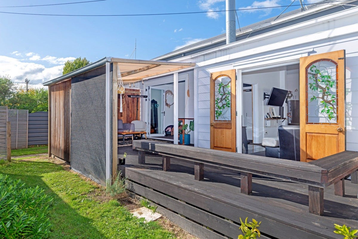 6 Cook Street, Te Hapara, Gisborne - Carousel 1