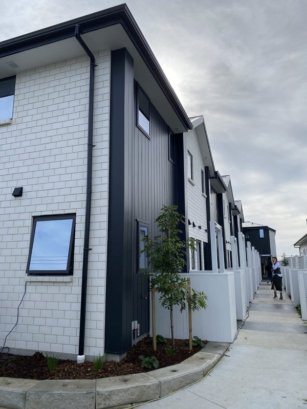 8/87 Taikata Road, Te Atatu Peninsula, Auckland - Carousel 2