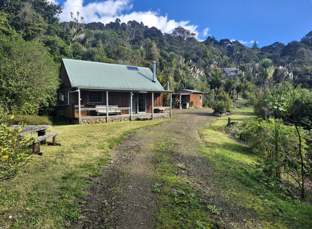 1797 Colville Road, Amodeo Bay - Carousel 1