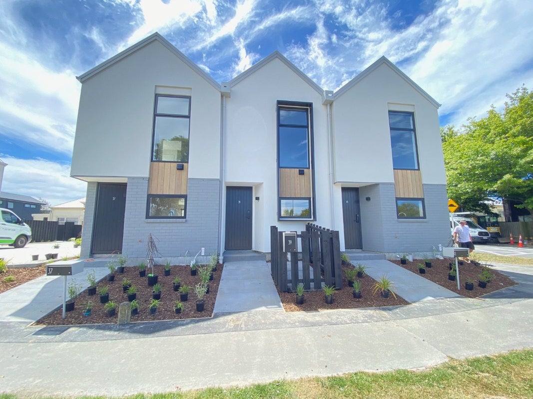 39 Charles Street, Waltham, Christchurch - Carousel 1