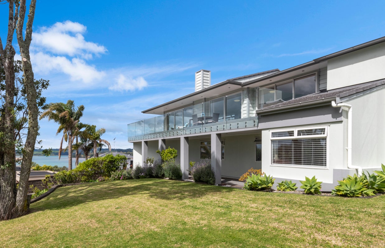 15 Tui Vale Road, Shelly Park, Auckland - Carousel 2