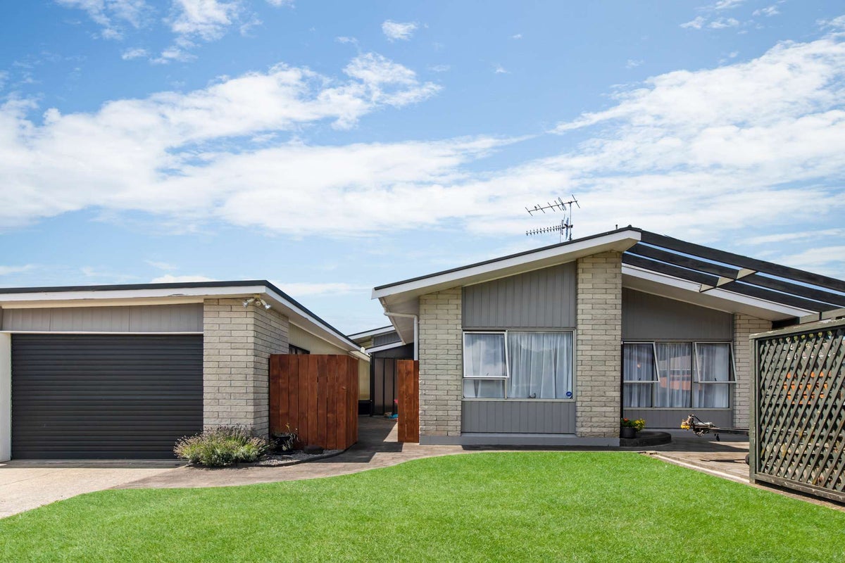 20 Tawavale Street, Pukehangi, Rotorua - Carousel 1
