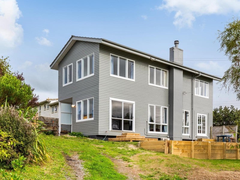 1 Derby Place, Cannons Creek, Porirua - Carousel 18