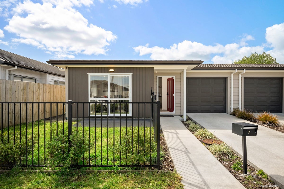 7 Harore Road, Takanini, Auckland - Carousel 1