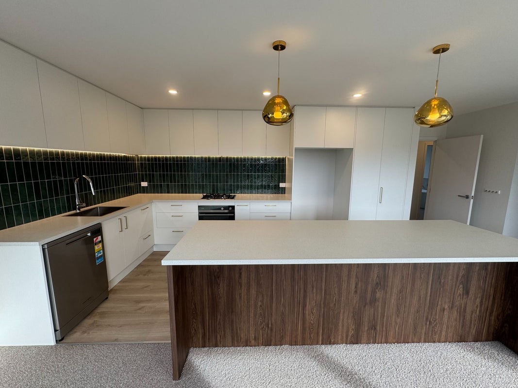 17 Longview Drive, LAKE HAWEA - Carousel 2