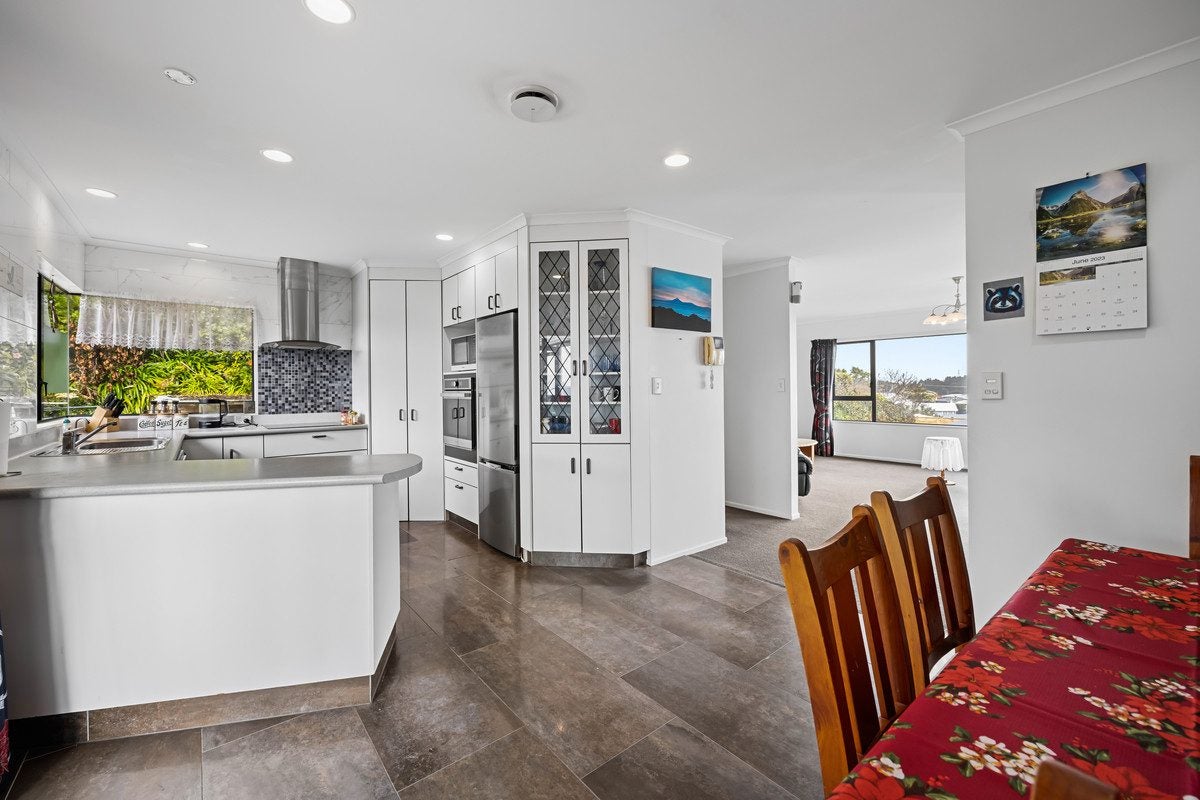 24 Rosendale Avenue, Spotswood, New Plymouth - Carousel 2