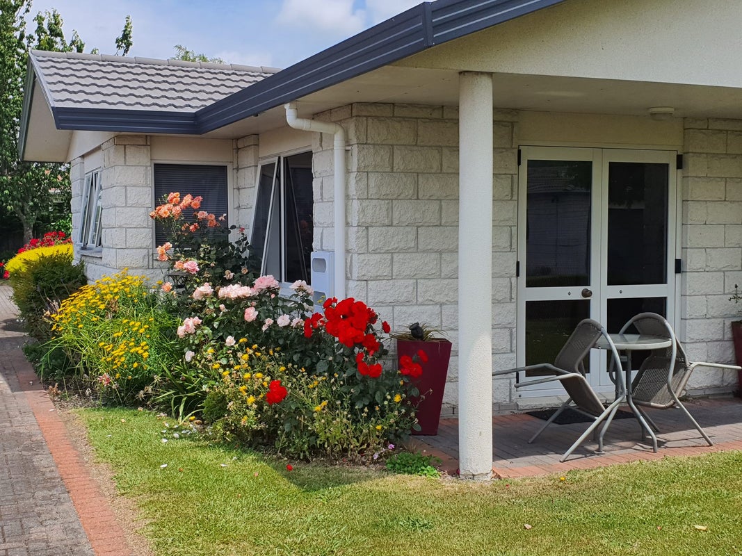 8 Ashmore Place, Fairy Springs, Rotorua - Carousel 1