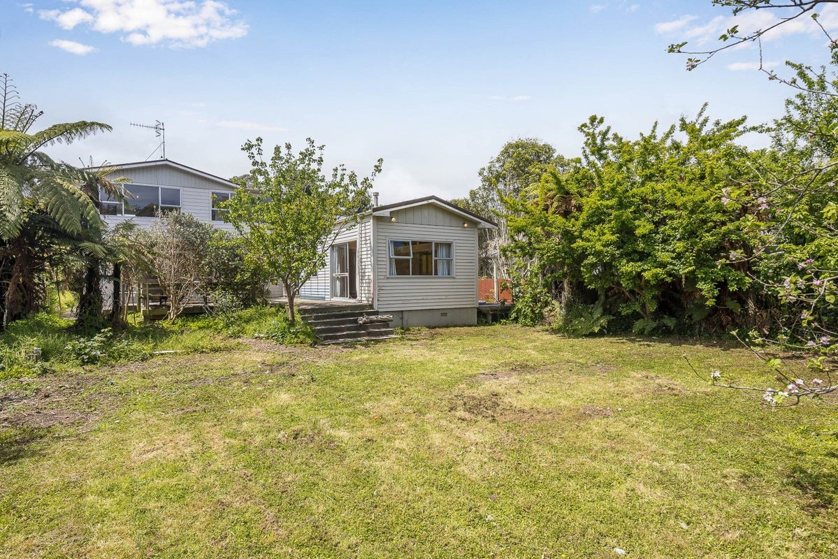 15 Glen Road, Raumati South, Paraparaumu - Carousel 2