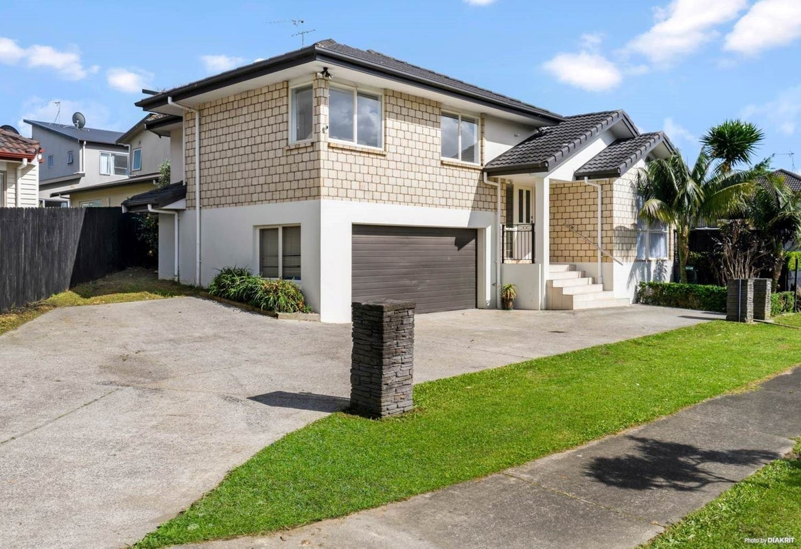 6 Mandival Avenue, Flat Bush, Auckland - Carousel 1