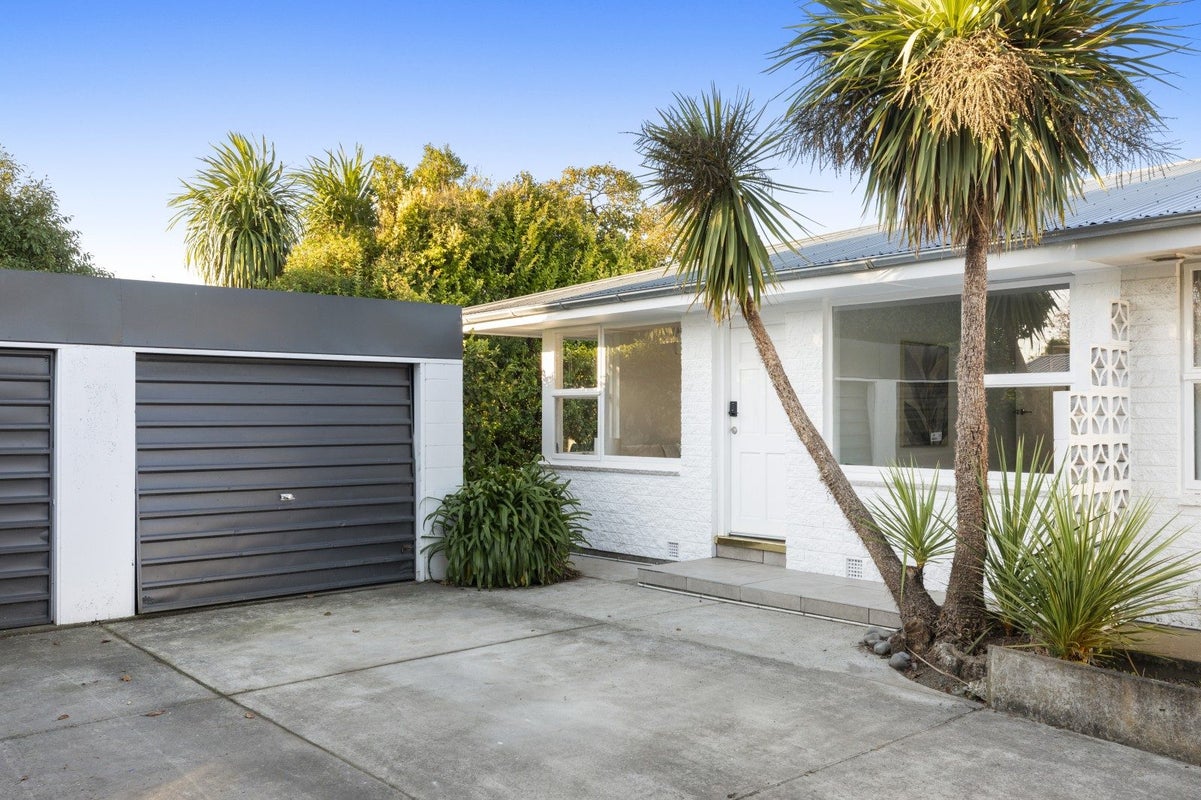 4/5 Pitt Place, St Albans, Christchurch - Carousel 1