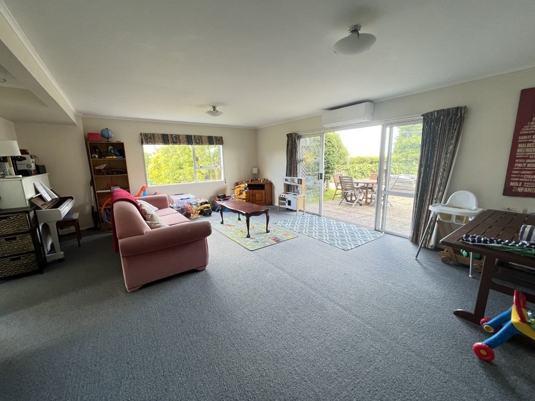 5 Thurso Grove, Papakowhai, Porirua - Carousel 18
